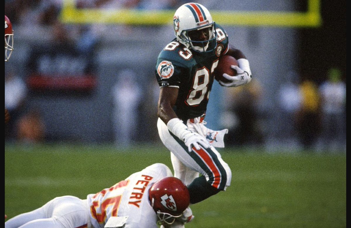 Miami Dolphins' Mark Clayton is in town to volunteer fw.to/geTeODR?utm_me… https://t.co/EO7iVaPlTb