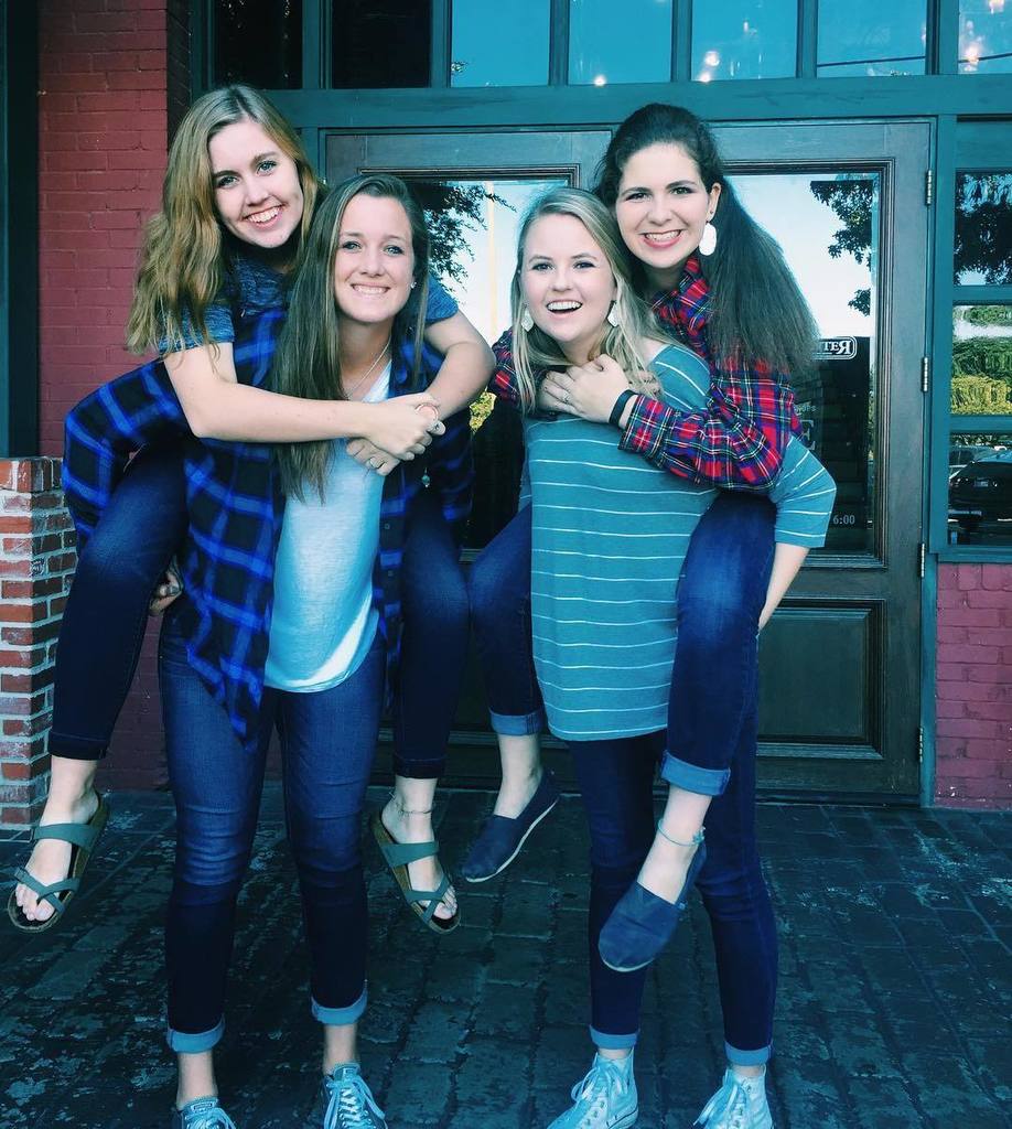 EmCHansen's tweet photo. 2/3 of the squad came to waco to celebrate flannel weather with me 😌 #whereslil #wheresnat https://t.co/UkXkd2I6Jw