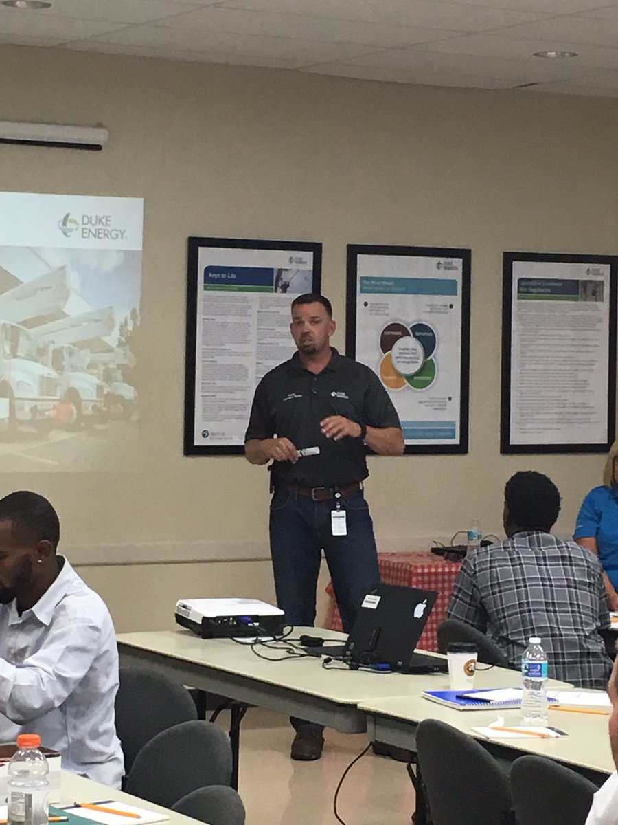 JeffBakerFL's tweet photo. Thanks to our partner Pinellas Co. @NatUrbanLeague to help educate our community about the line worker opportunities @DukeEnergy #pcul https://t.co/gsPhY8n2ND