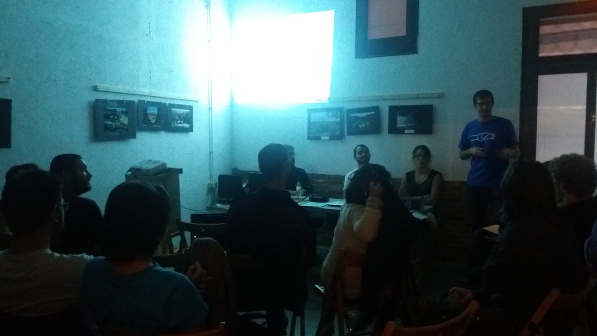 ateneupopularLC's tweet photo. Comencem l'acte "Rius i deltes en venda"! https://t.co/KS8n0mauBP