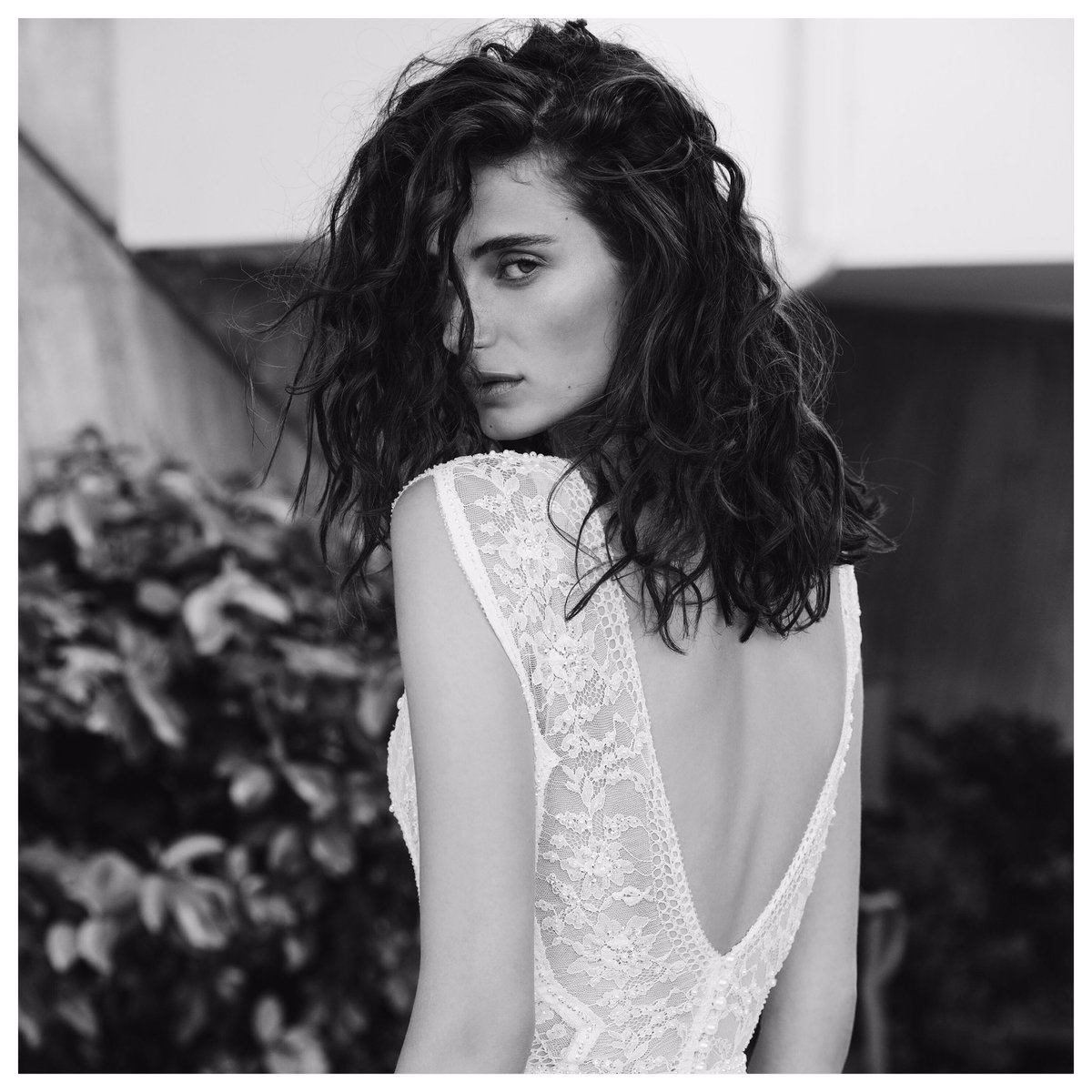 flora_bridal's tweet image. We got your back😉
#identity #collection #florabride

Don't miss our trunk show at @aandbe_bridalshop Dallas.
Oct. 28/29th
Call to book 💎