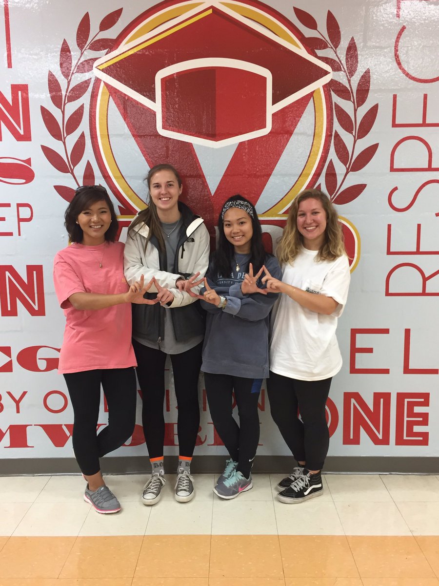 ellomayajoe's tweet photo. #sosoct2016 great time volunteering at @VisionPrepCS! Thanks for having us! https://t.co/QORSHvcUb9