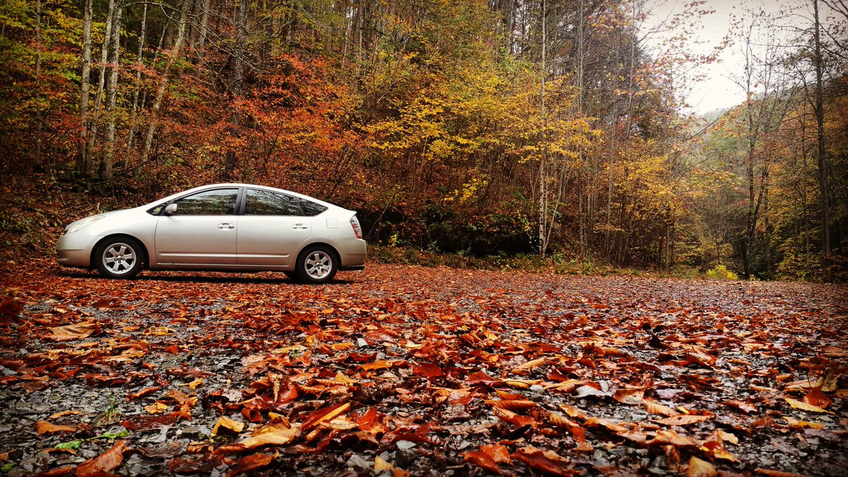 Josh_Hypermiler's tweet photo. 322.5K and counting. @PriusChat @Toyota @CleanMPG #gopriusgo #prius #fallinWV #299999Kclub https://t.co/0roXr79fHZ