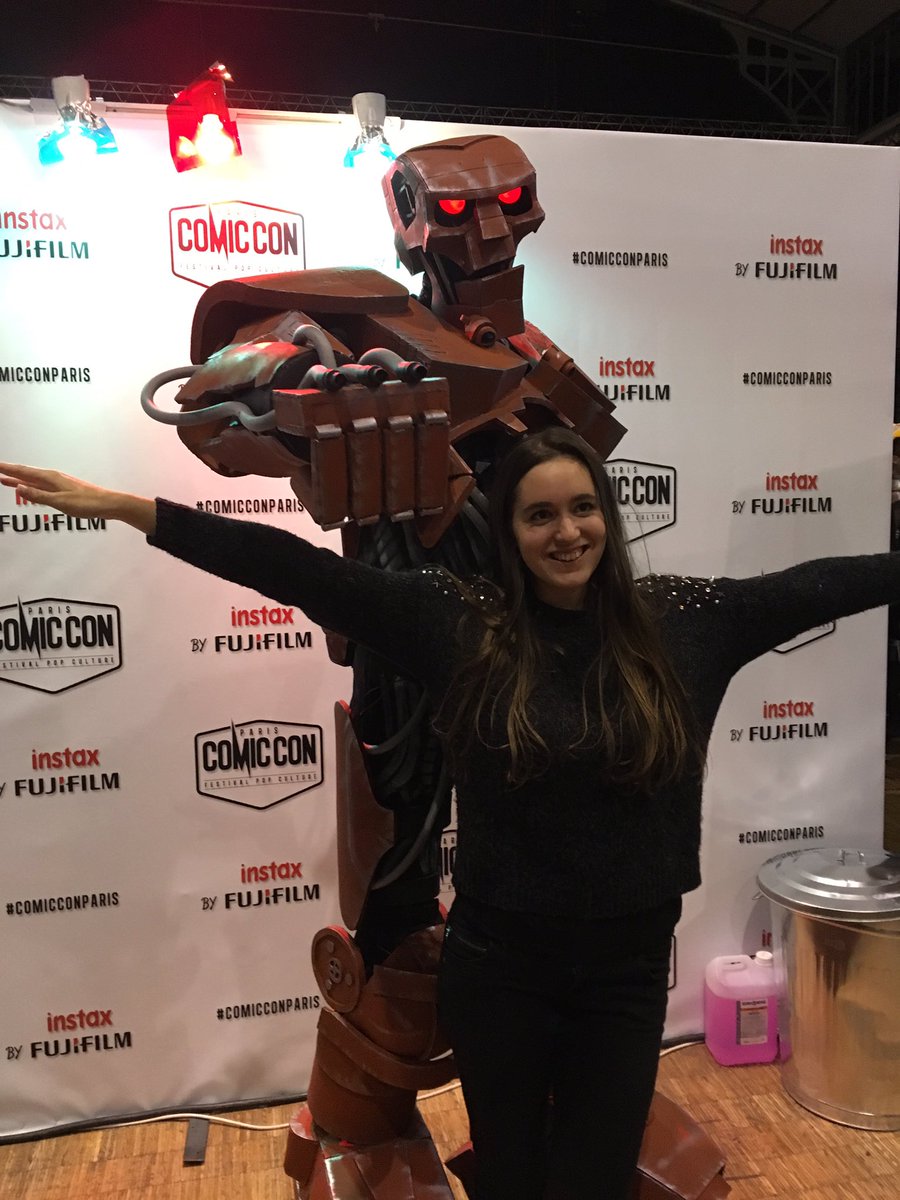 Chris_eisenh's tweet photo. Vu sur le stand #instax #ComicConParis2016 #instaxfun #instaxpopculture https://t.co/6LKHr2HEPr