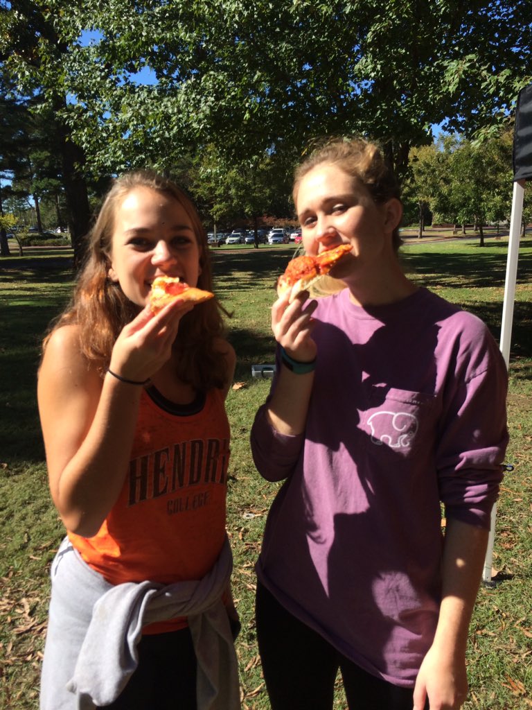 HDXOpSmile's tweet photo. We have pizza🍕🍕 come to the volleyball court https://t.co/1ZSxBJY7U4