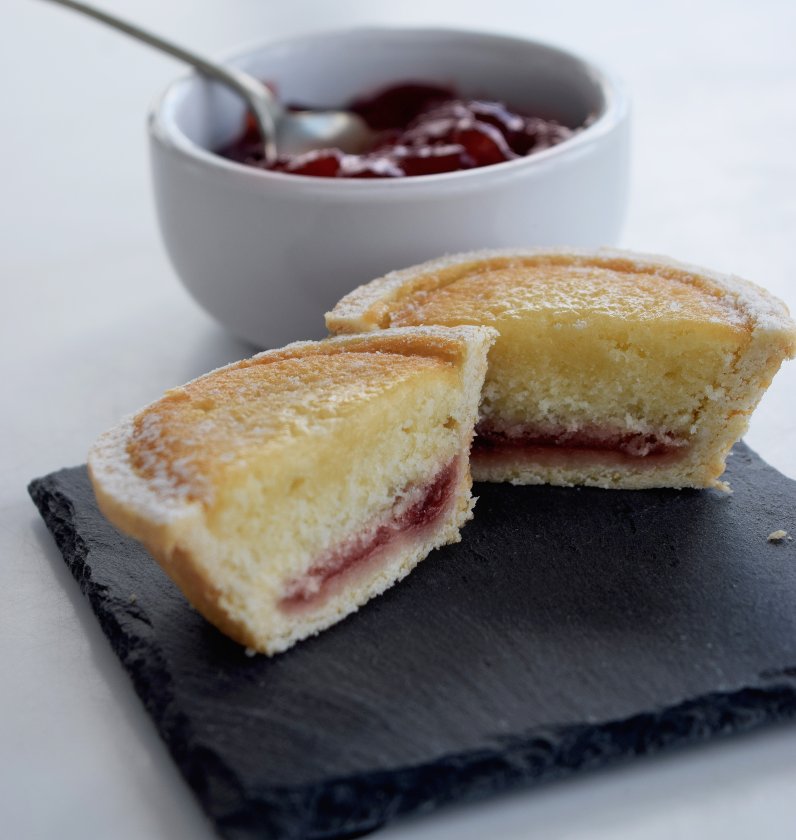 AuntBessies's tweet photo. Light sponge and a zesty raspberry jam, our #JamBakes are an irresistible treat the whole family will love
#AuntBessieLoves https://t.co/hDESyXdi6r