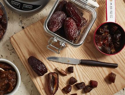 NDmedjooldates's tweet image. The holiday season approaches! Try using date paste as a #natural sugar substitute in all your #holiday recipes. ow.ly/tVjO304CATL