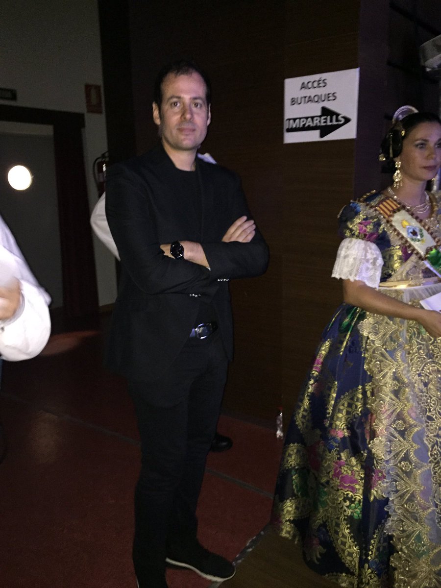 falles_Gandia's tweet image. I ara @MiquelSuay  dirigirà les primeres paraules d'enhorabona a la FM de #Gandia