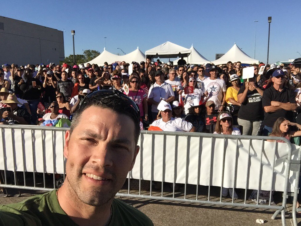 cruzzin13's tweet photo. Having a blast at the #PRCFest #Boricua https://t.co/mjcabRsYCZ