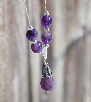 KarmaKittyJewel's tweet photo. #Amethyst #februarystar #forher https://t.co/LekKpvOLLT #alexpals @bekis_beads #etsyhandmade #etsymntt https://t.co/vhpjBP0kcq