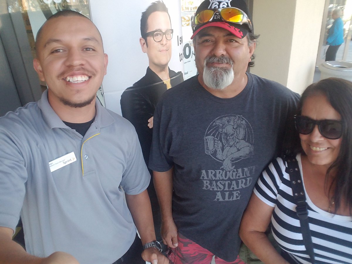#SprintSaysThanks to our newest @sprint family members. Have family in Mexico? Come ask us about free talk and text to Mexico.