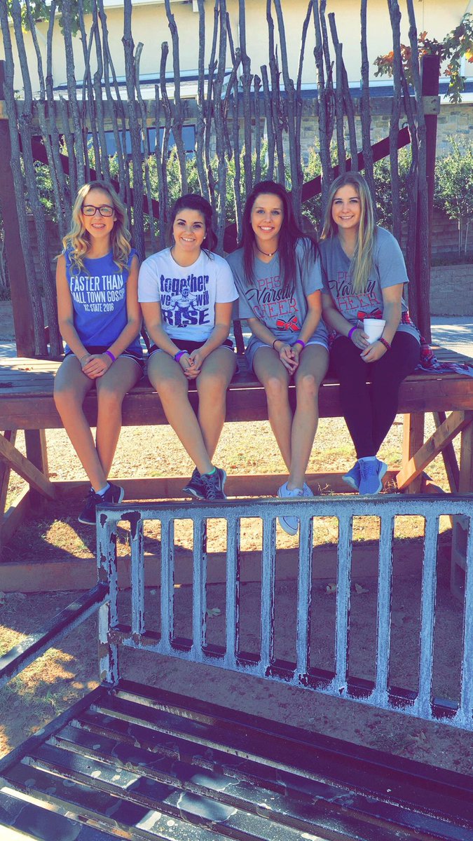 nataliefaith__'s tweet photo. another year, another memory 💙 #FB2016 @atmaxey13 @lewisRjordan https://t.co/ER0Dz7CzUY