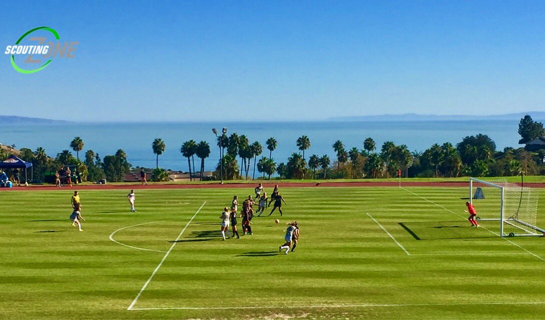 Yes, this pitch floats on the ocean ⚽️🌊🌴 @pepperdinesoccer #collegesoccerisawesome