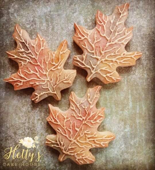 HettysCakeHouse's tweet photo. Autumn cookies 💚 @PrettyWittyCake @CakeDecMag @mcgreevycakes @CakeMasters https://t.co/ZqoXDIVsJs