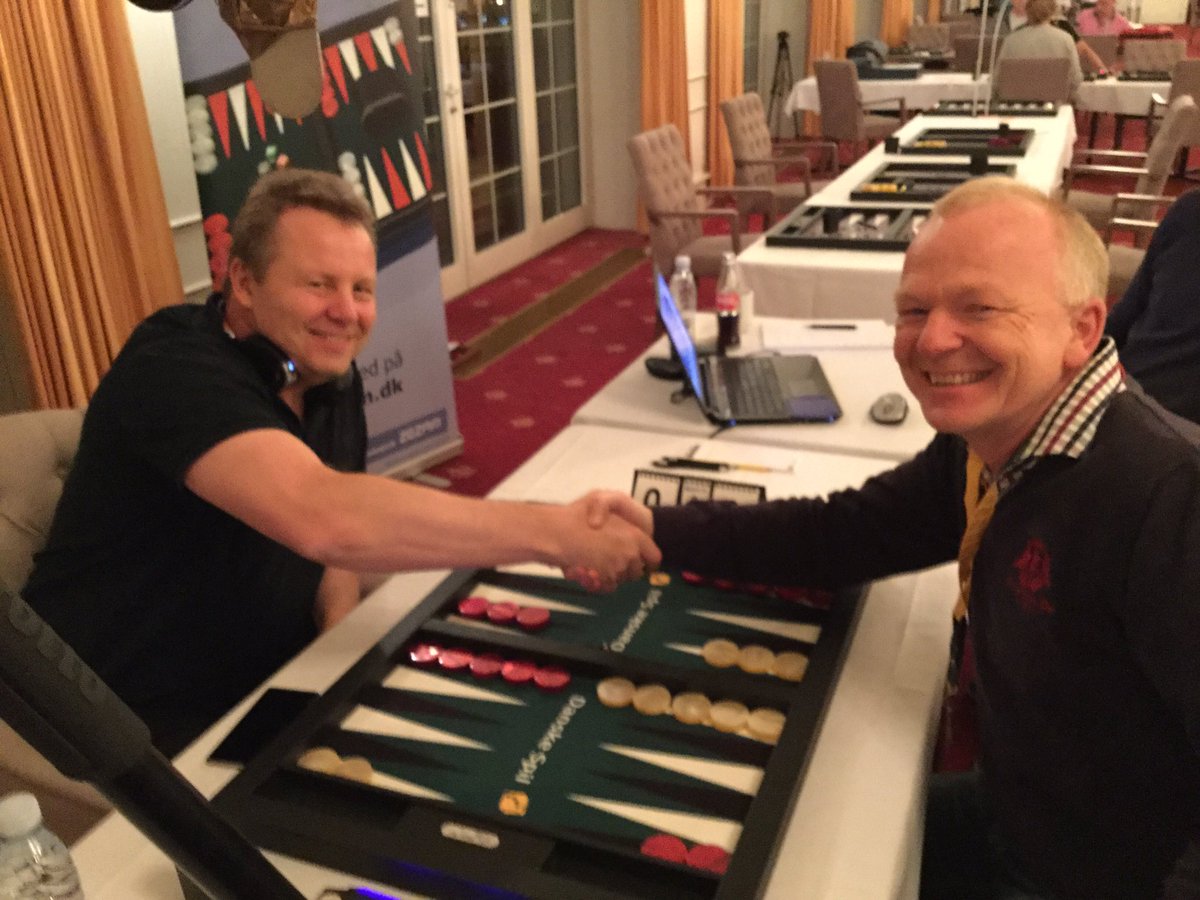 DBgFdk's tweet image. On live streaming now Volker Sonnabend (D) vs. Steen Grønbech (DK) in the round of the last 16

youtube.com/channel/UCmHwa…