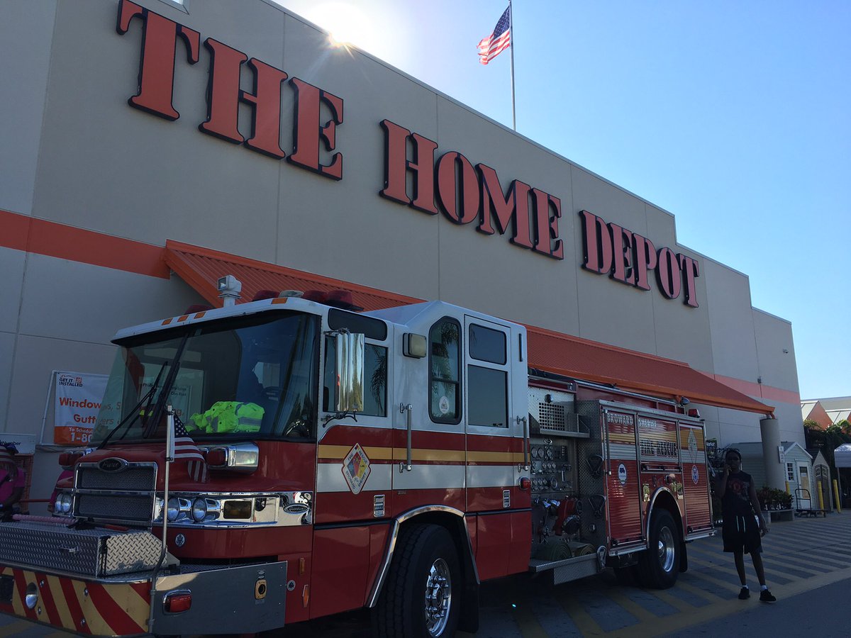 specialty285's tweet photo. Hurricane preparedness event. Educating ours customers while generating leads. Thank you to our local fire department for assisting! https://t.co/PHL4ZEIbNG