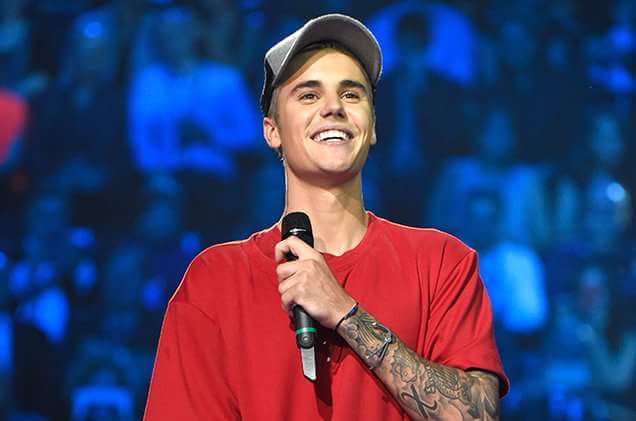 Michelany14's tweet photo. MI MUNDO GIRA ALREDEDOR DE ESTÁ SONRISA ♥

#AMAsJustin

@JustinBieber Favorite Album #AMAs: https://t.co/bSoF0mBfrK