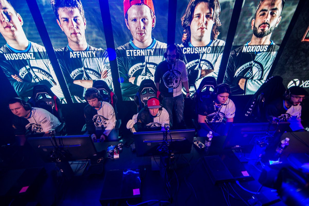 GearsEsports's tweet photo. SCORE UPDATE: @TeamEnVyUs takes Round 1 over @Enigma6Group in a confident 2-0 win to move on (7-2 &amp; 7-3). https://t.co/6Rp7mmxTzQ https://t.co/Y1dwrs6MCr