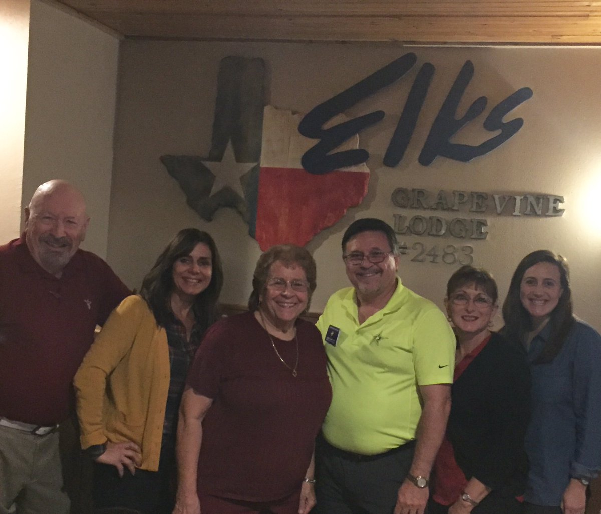 ElksDebbie's tweet photo. @BPOE_2483 thanks for the Texas hospitality last night! @ElksJenna and I enjoyed dinner with our #ElksFamily! See you in January! https://t.co/36ciLF6kot