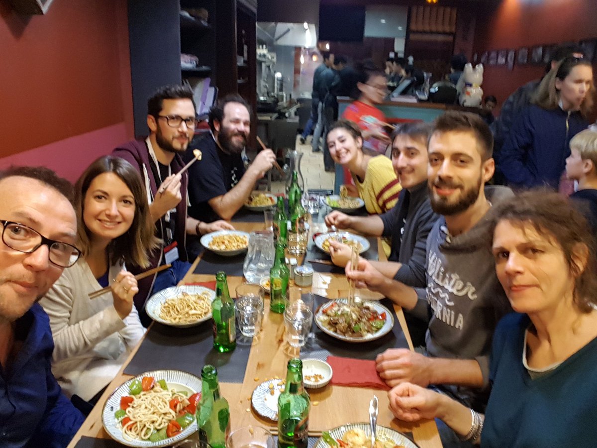 jeromeleleu's tweet photo. #hhbx l'équipe de Interaction Healthcare @digitalsante a décidé d' "aller en Thaïlande" pour tester son concept d'application santé ;-) https://t.co/U1U9RcOZqa