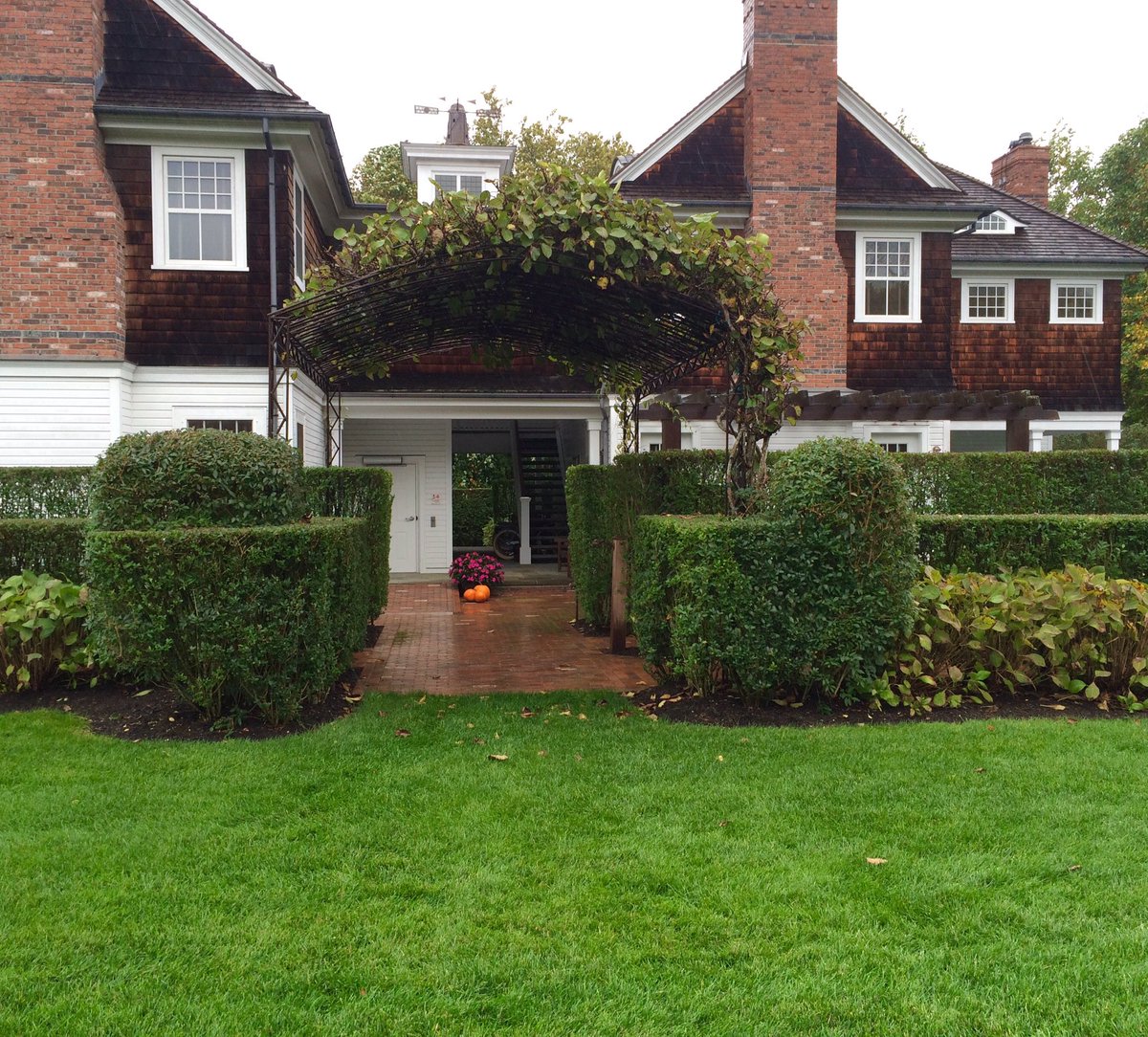 Innatwindmill's tweet photo. Rainydayhamptons https://t.co/Jt0Doff1Vz