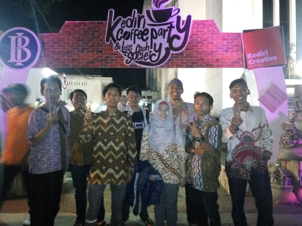 Kejadian kemarin malem, kita ngikut ngopi (Gratis) 😂