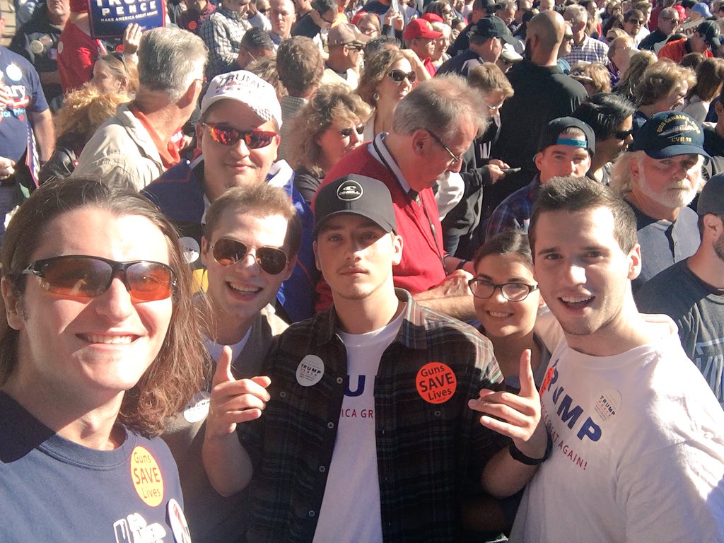 ScottPresler's tweet photo. I'm with Miles, Chandler, Halina, and Nathan. Students voting for Trump, who I registered to vote!
We will win! #Gettysburg #Virginia https://t.co/OZbbkvUiNS