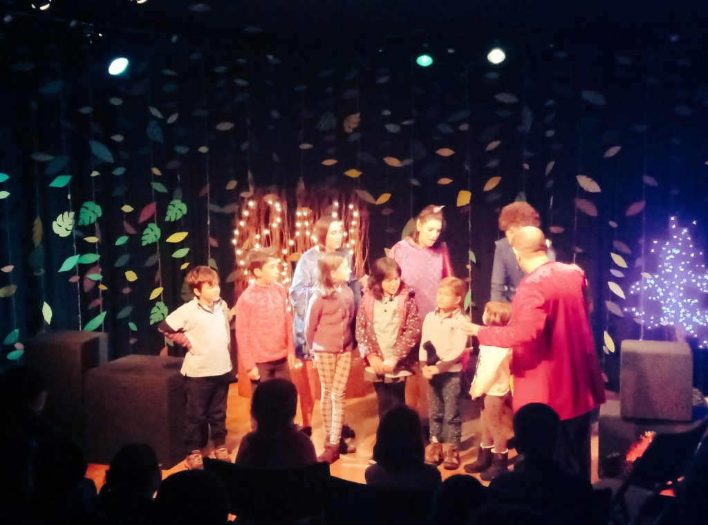 scoutsg3's tweet photo. Este fin de semana la manada ha ido a un teatro de improvisacion!! https://t.co/pwVVQNxeYX