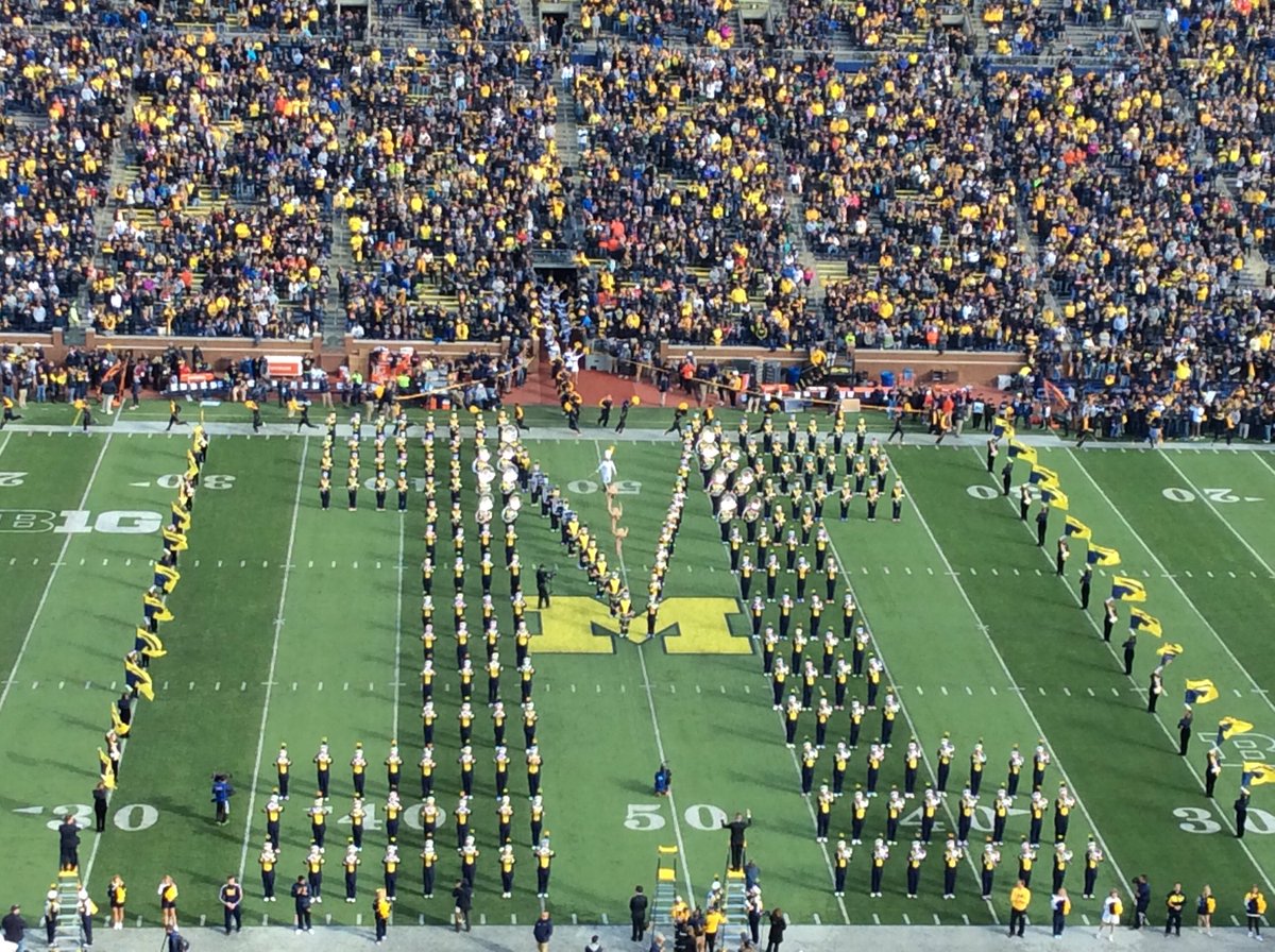 Maize &amp; Blue and the Michigan Marching Band. Who has it better than us? NOBODY! #michvoice, <a href="/umichfootball/">Michigan Football</a>, <a href="/teambighouse/">U-M Football Alumni</a>