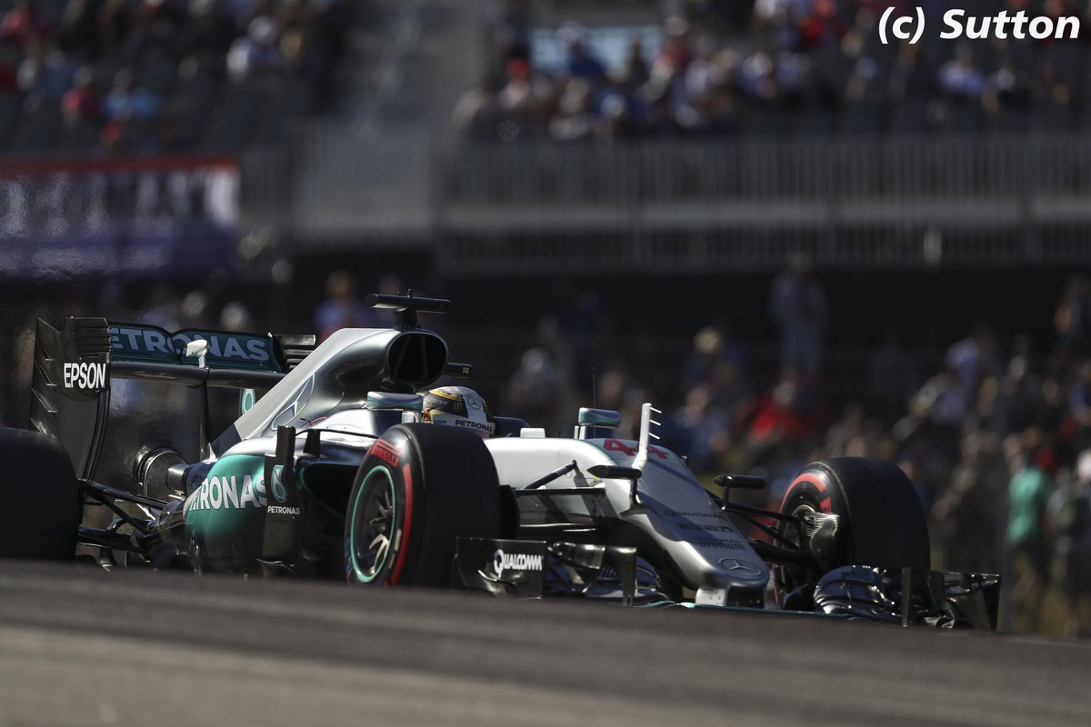 #F1 #USGP <a href="/LewisHamilton/">Lewis Hamilton</a> au dessus du lot en qualifications: bit.ly/2dYz0N5