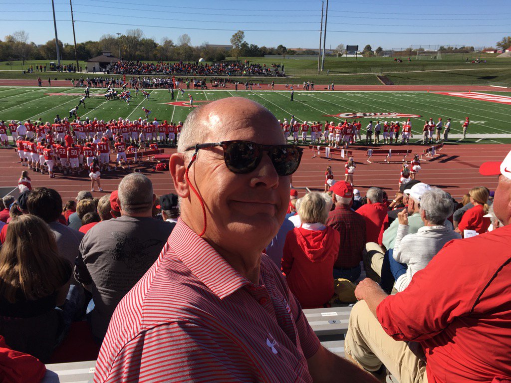HarrySmith's tweet photo. Best place to be on a Saturday. @CentralDutch @CUI_Football @CentralCollege https://t.co/JDOp7x09iZ