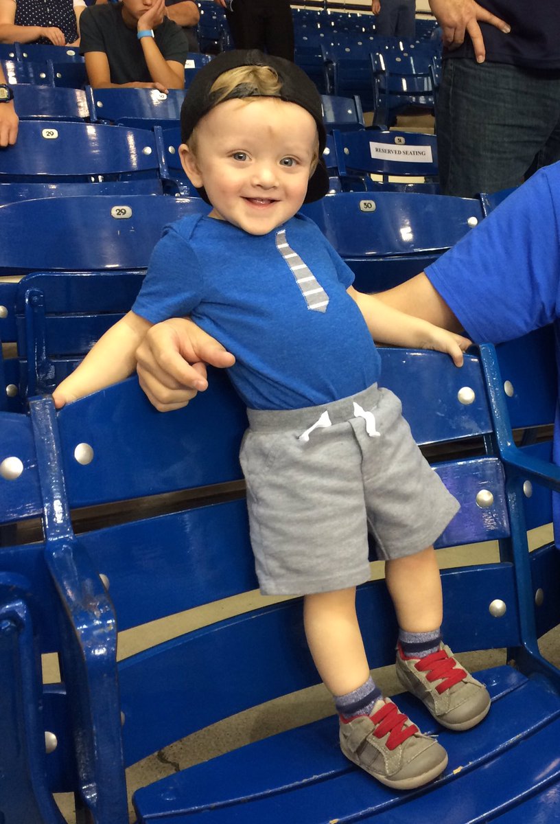 KatHenrie's tweet photo. Enjoying some @BYUwvolleyball in style! #byuwvb B 2 31 https://t.co/uKYkdU3WbF