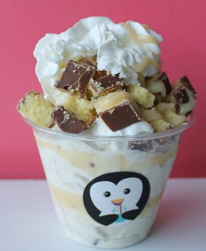 Shake2G's tweet photo. A quien no le gusta un #Chocorramo? 😌💖🐧💫 #Shake2GO Vive una experiencia deliciosa...!! 🎉 https://t.co/sN5wLmvLyB