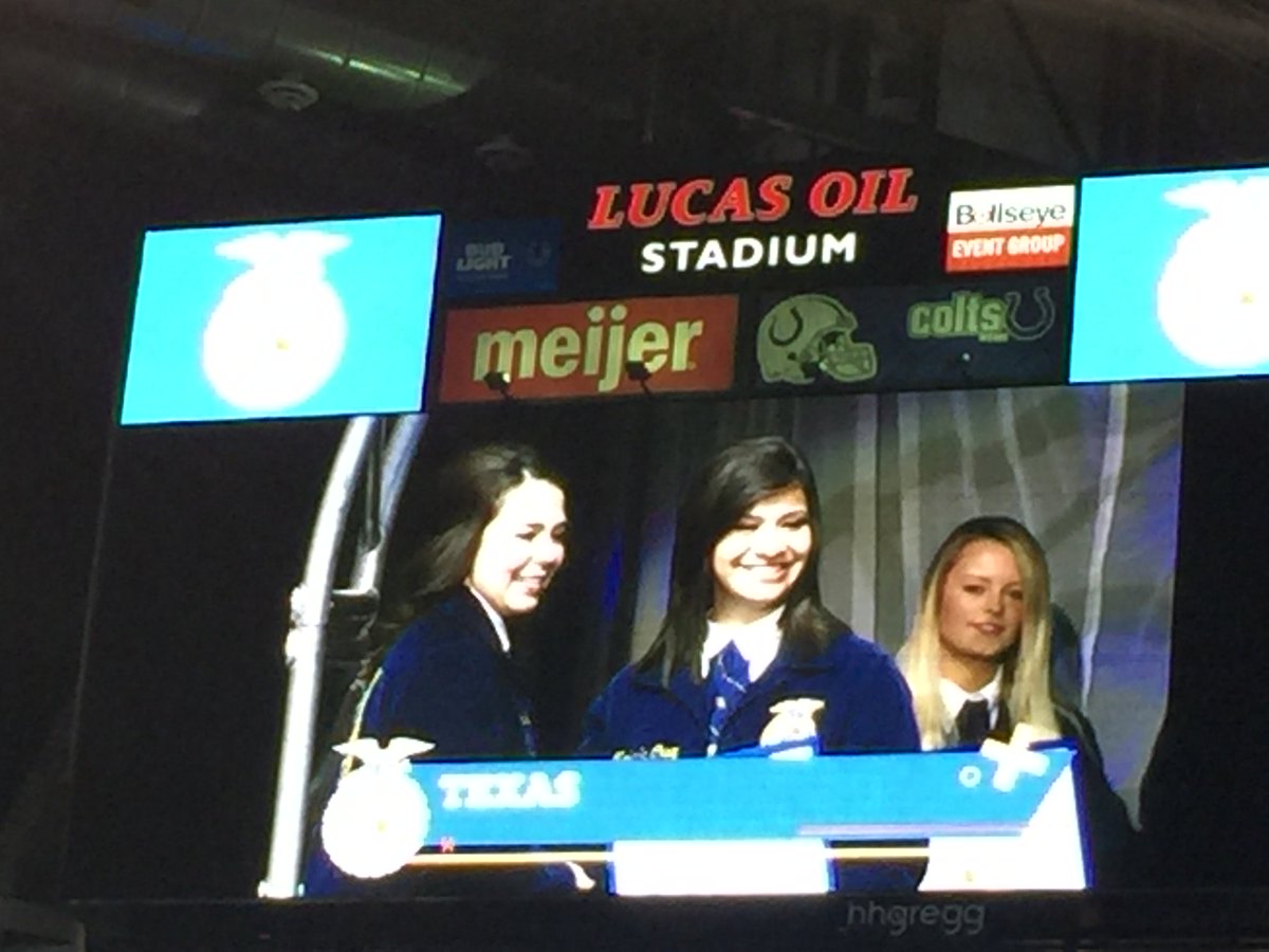 bvolktunnell's tweet photo. Makayla Cruz, former Bryan FFA President received her FFA American Degree today.  @LaneBuban @timothyrocka https://t.co/mAsX45eyq0