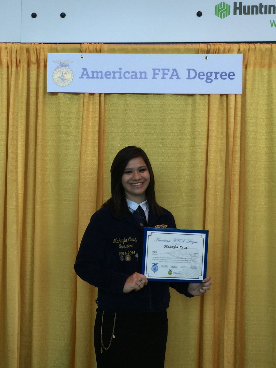 bvolktunnell's tweet photo. Makayla Cruz, former Bryan FFA President received her FFA American Degree today.  @LaneBuban @timothyrocka https://t.co/mAsX45eyq0