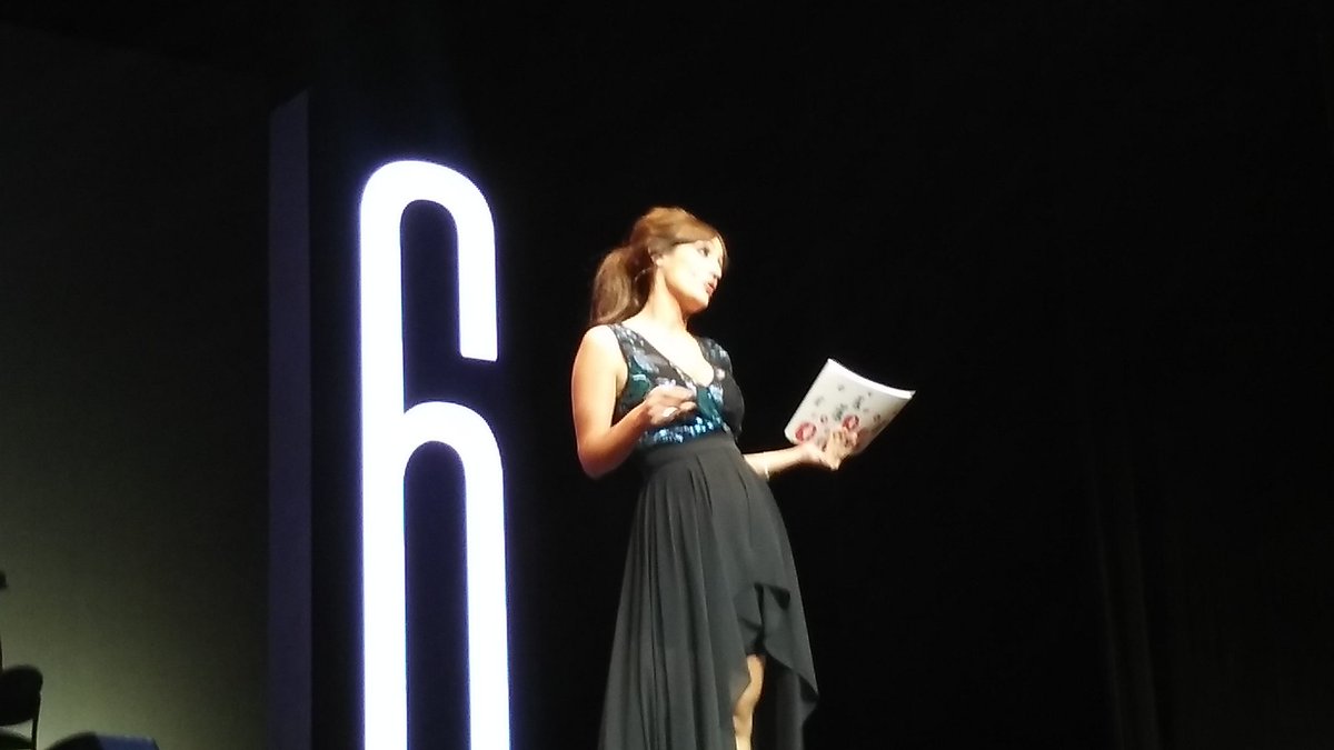 pizzafilmsBlog's tweet photo. Nos hemos reido mucho en la gala de inauguración de #61seminci, gracias a @ana_morgade https://t.co/FFfHIPQf9l