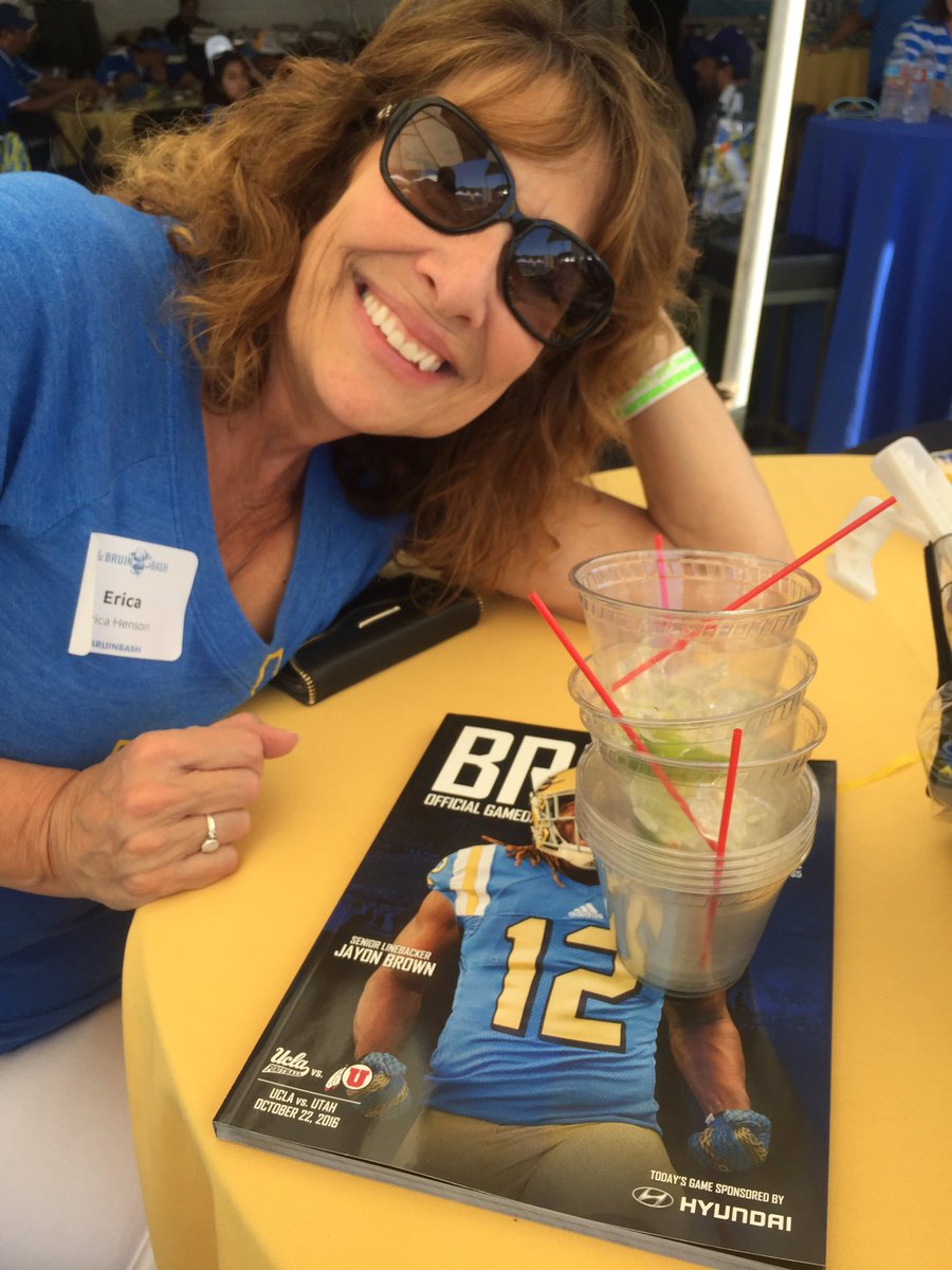 HeidiHenson's tweet photo. Successful cup stack at #BruinBash https://t.co/WfPrtIjH7L