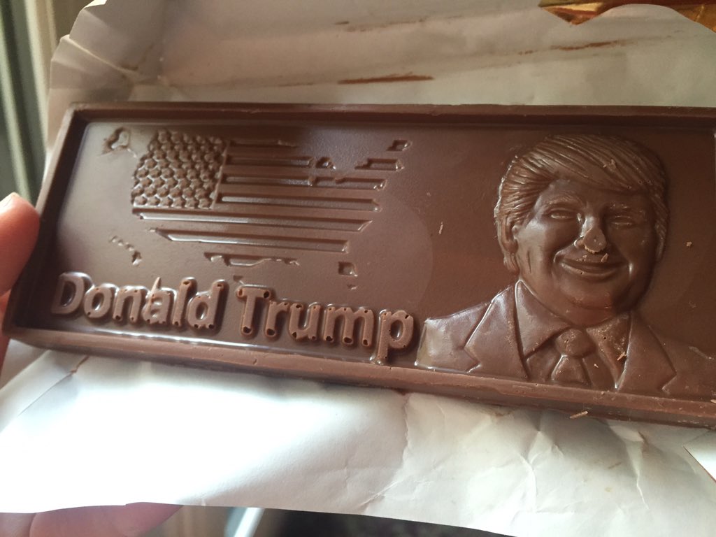 gemhammer's tweet photo. @realDonaldTrump, Check out the chocolate bars (made in Hartville, OH) for Lawrence County PA Repub Dinner tonight! https://t.co/FEjdZiJYUt