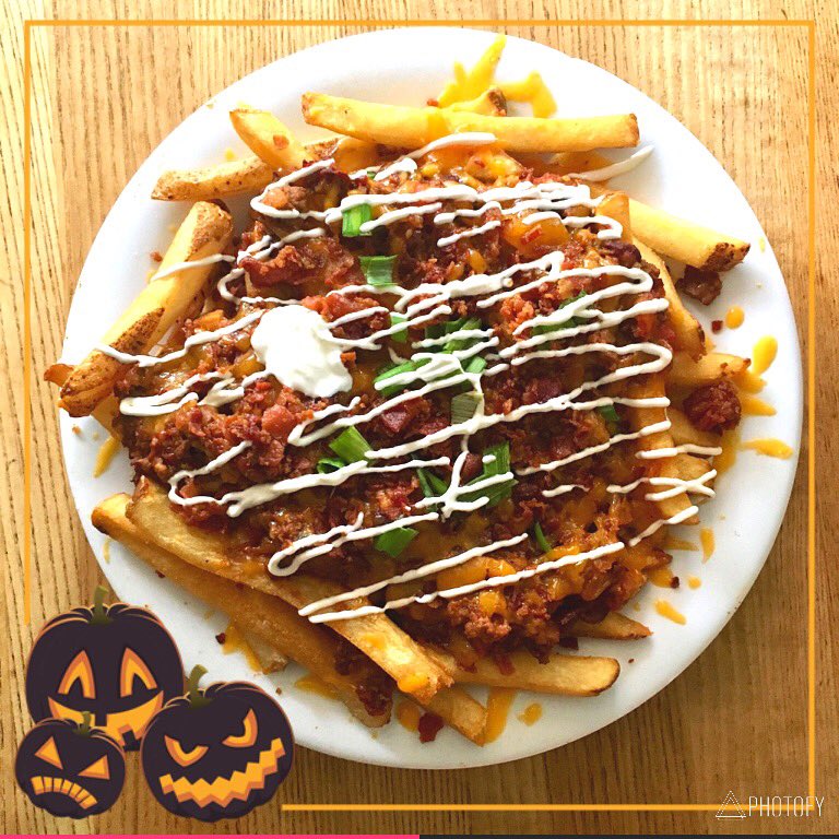 67_burger's tweet photo. EXCLUSIVE to our online friends....Chili Cheese Fries. As if our #chili could get any better. #67burger #secretmenu https://t.co/lMN0zlfjqd