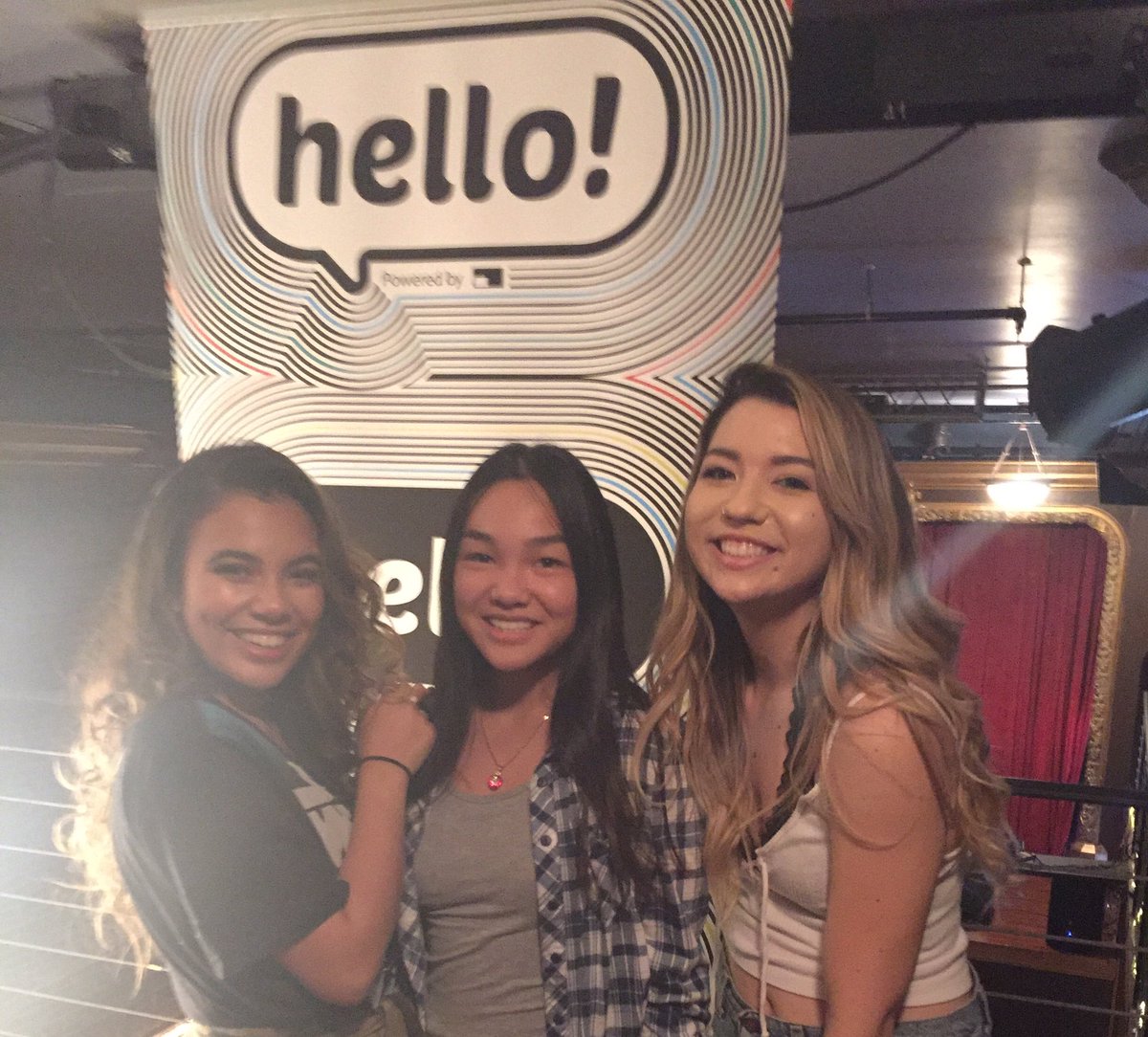 kathyxpham's tweet photo. i look ew but WTHH JUST MET THEM ?? @AdelaineMorin @MamaMiaMakeup https://t.co/QPhdnZ2q4n