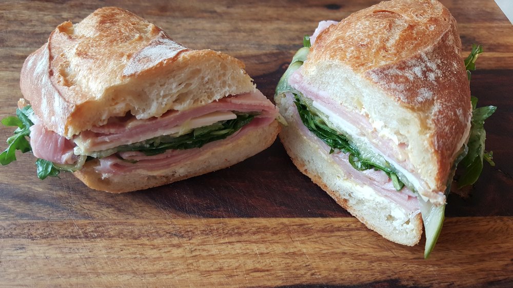 ClevelandScene's tweet photo. 20 of Our Favorite Sandwiches in Ohio City
https://t.co/nRqEjIaIwl https://t.co/U33OLzIBmg