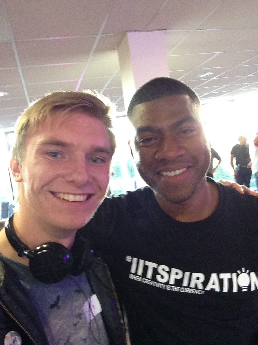 EvanDavis0's tweet photo. Great day today co-hosting the open mic part of the proceedings, shout out to @iitsfusion for the inspirational words and hype #BigMusicCDD https://t.co/iE5jy6NNzx