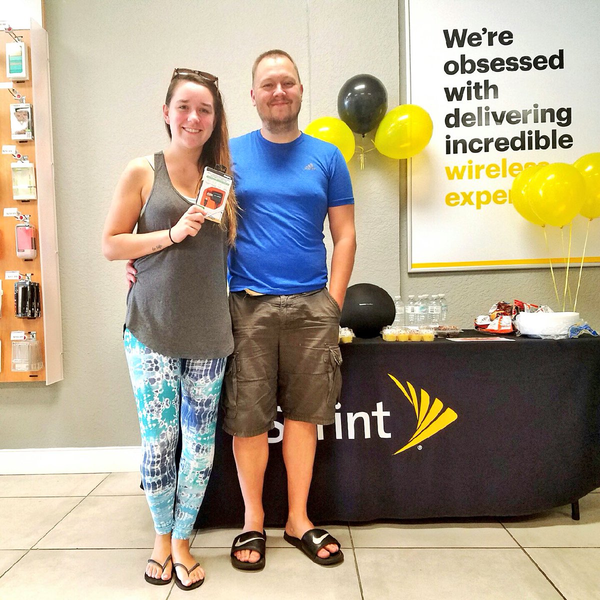 DeerfieldRitz's tweet photo. #SprintSaysThanks she won a free charger!!! #Pop-Darts @marceloclaure https://t.co/gsEaDaenZv