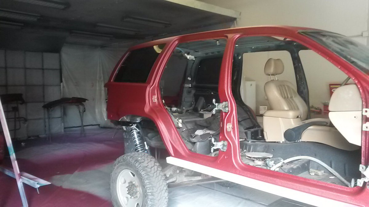 jeepgrandzilla's tweet photo. It's Alive!!!! #ArmadilloLiners #MarvelCoatings https://t.co/pQKiam3ZiI