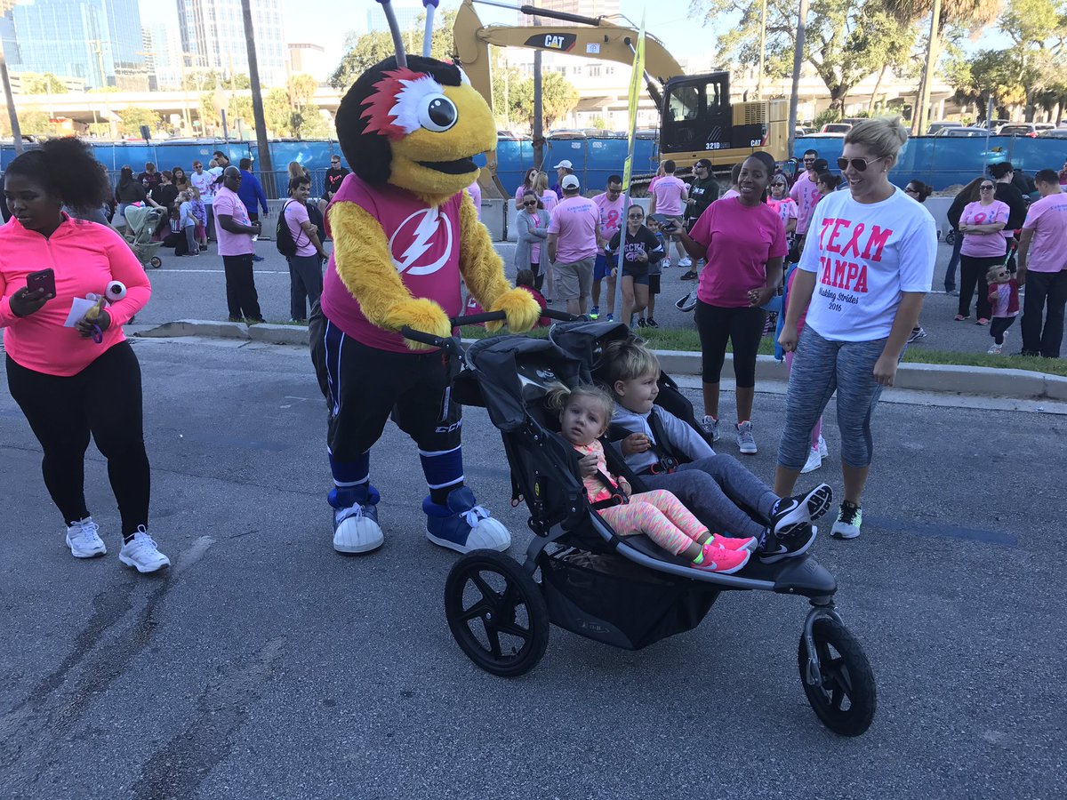 ThunderBugTBL's tweet photo. Happy Saturday! Started my morning at the Making Strides Breast Cancer Walk!!! >:) #PinkBug https://t.co/txfeYqnqWr