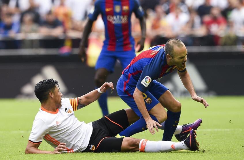 Fvilla7's tweet photo. يا رب ترجع بخير ' ❤️ #AnimsIniesta https://t.co/7MDkWYsbVO