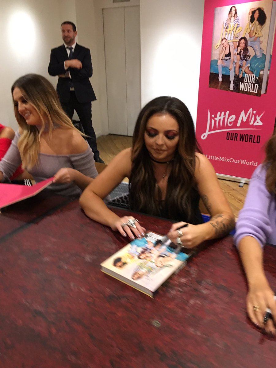 jessietagg's tweet photo. Literally the best day of my life 😫❤️❤️ @LittleMix https://t.co/oNhqzMOmX7