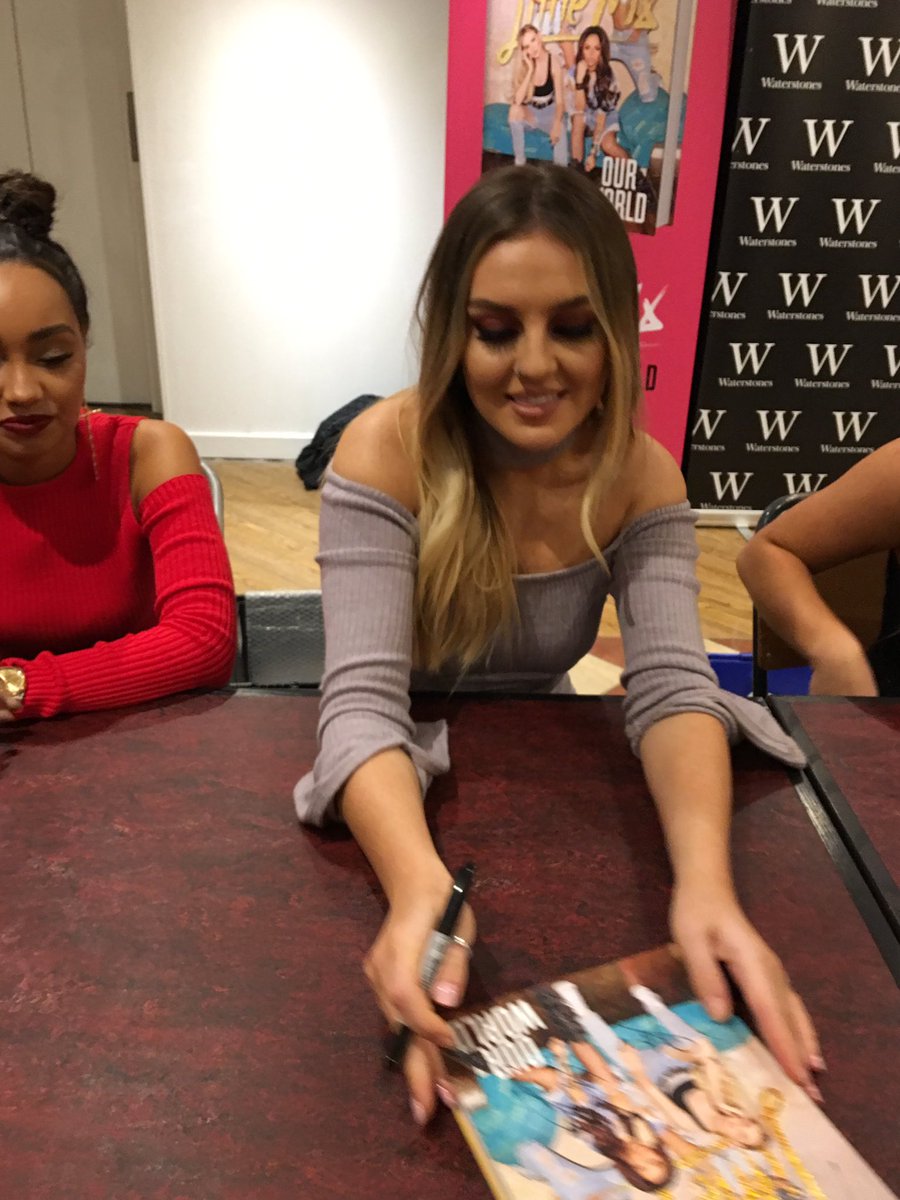 jessietagg's tweet photo. Literally the best day of my life 😫❤️❤️ @LittleMix https://t.co/oNhqzMOmX7