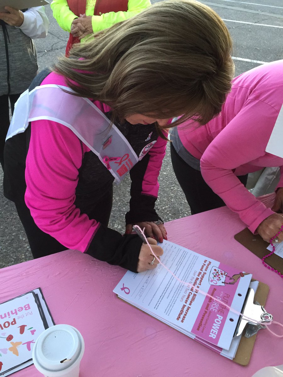 ACSCANnm's tweet photo. Hundreds of #cancerresearch petitions signed today at #makingstridesABQ! https://t.co/EdSWEq4dT8