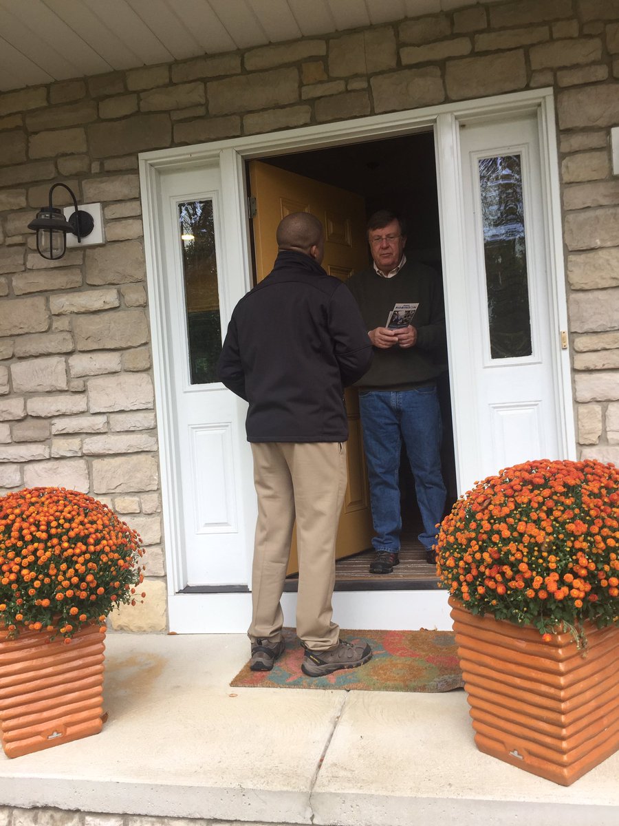 PhilRobinsonHD6's tweet photo. Coordinated Canvass today with @MichaelWagerOH and @emilyhagan2016 https://t.co/1i9uQp1oWt